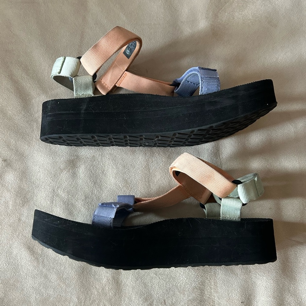 Teva Flatform Universal Platform Sandal in multicolor pastel